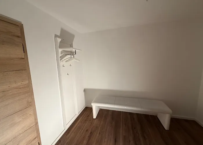 Grosszuegige Moderne 3 Im Gruenen Apartment *